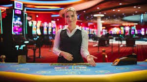 Dasbor permainan tiket300 dengan kategori slot dan meja live